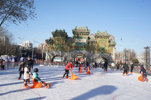 美国名记：苏亚雷斯因为无球状态下踢人被禁赛一场