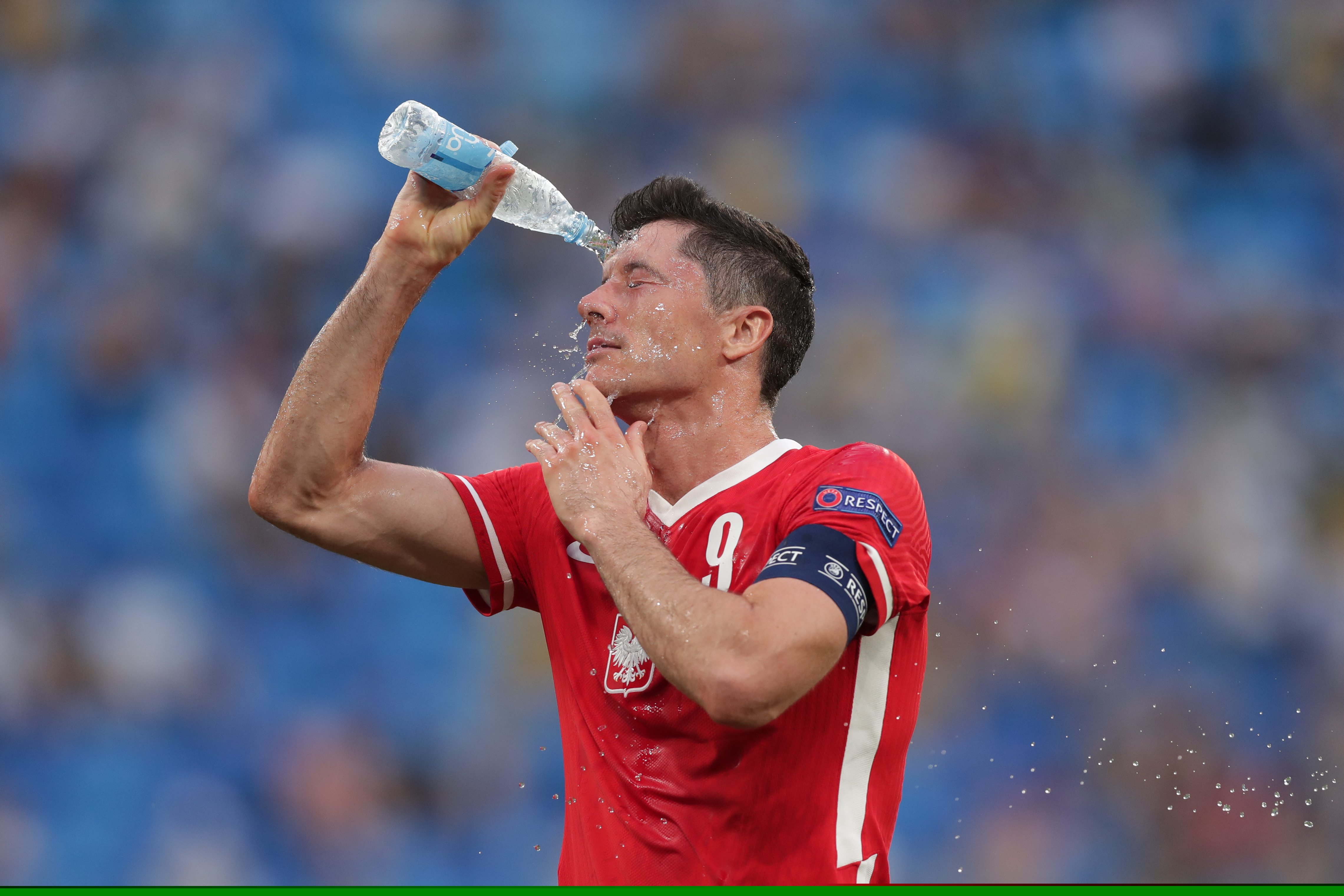 莫兰特和克莱赛后互喷险些爆发冲突，被队友和教练组及时拉开