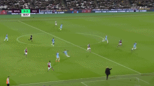 洛杉矶快船以131-116击败黄蜂，哈登55分创队史新高，成为NBA第四位得分超55分的球员，表现惊艳。