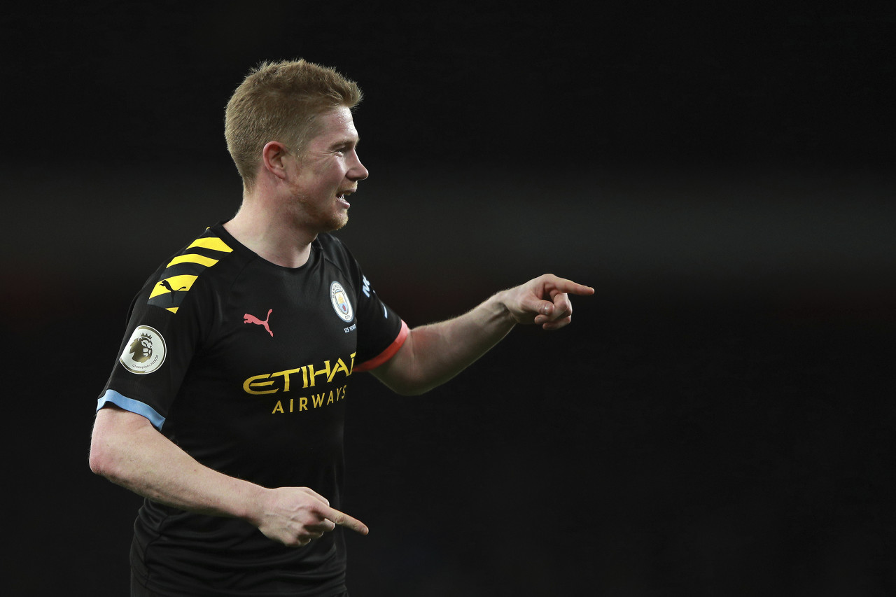 邮报：伯恩茅斯后卫塞内西与女足后卫鲍尔斯成英超新明星情侣