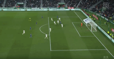 老队友见面，埃泽和奥利塞赛后交换了球衣