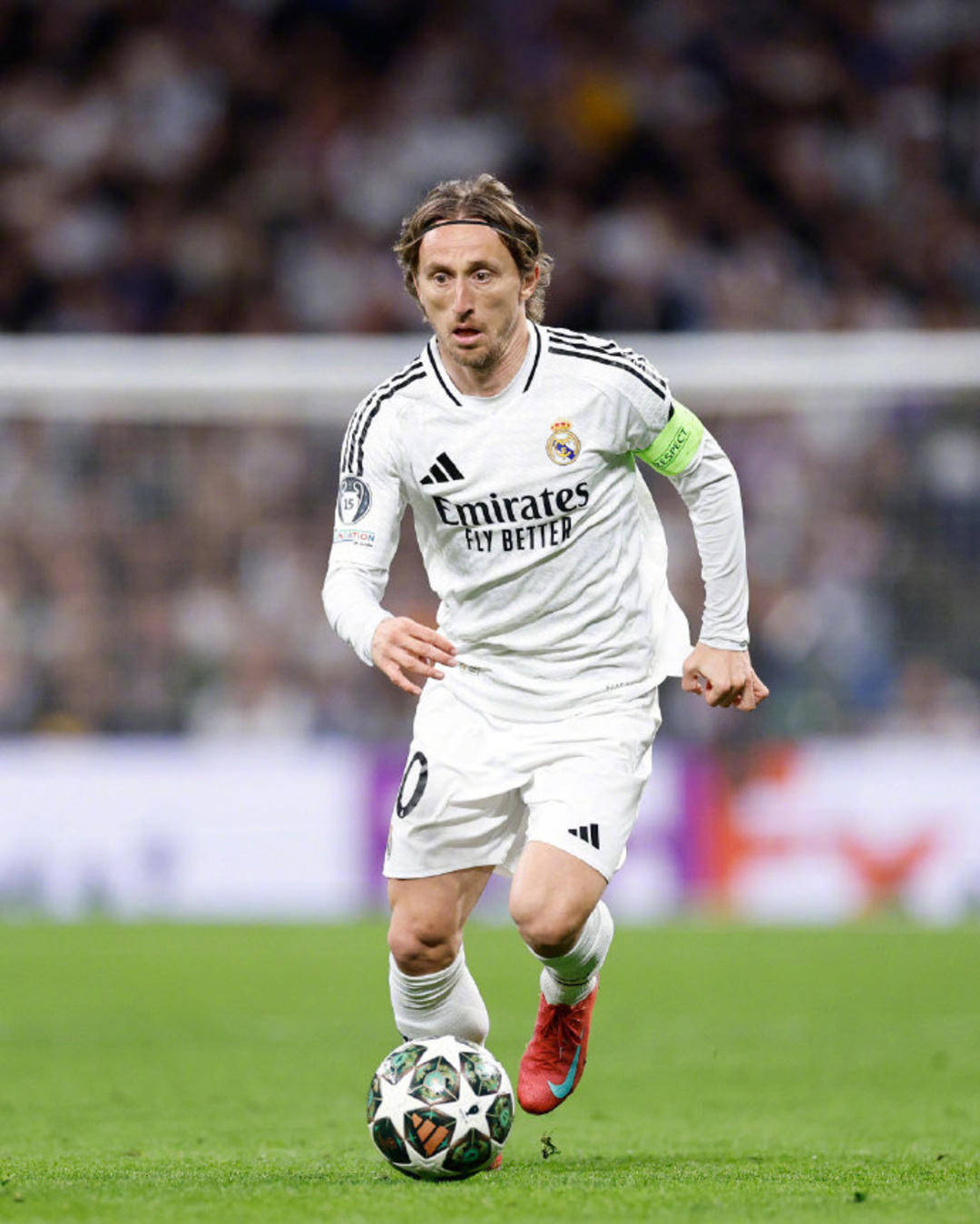 广东大胜江苏！徐杰王洪泽砍33分，4替补齐发挥，奎因陈家政打铁